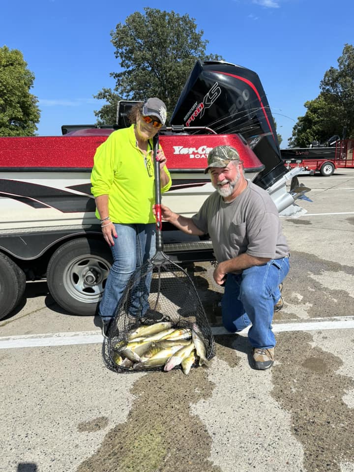 Cass Lake Area Guide Service trip with an awesome day out on Leech Lake with happy clients!